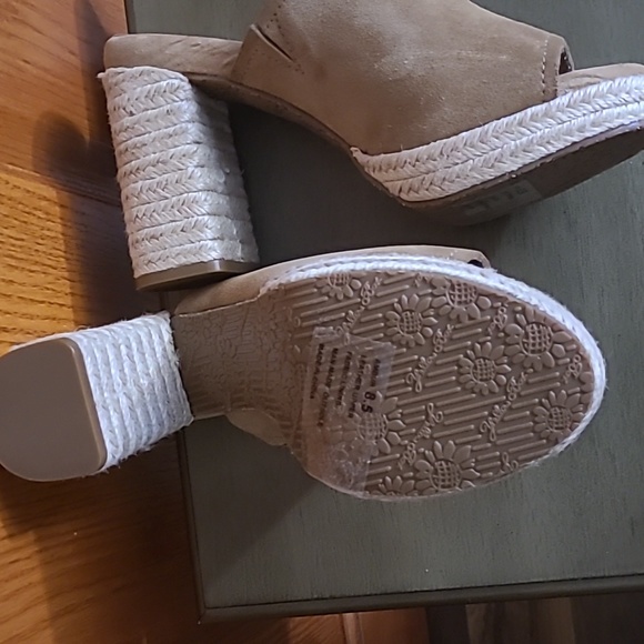 Yellow Box Ambur, slide-on, open-toe platform, espedrills size 8.5, tan brown - Picture 7 of 9